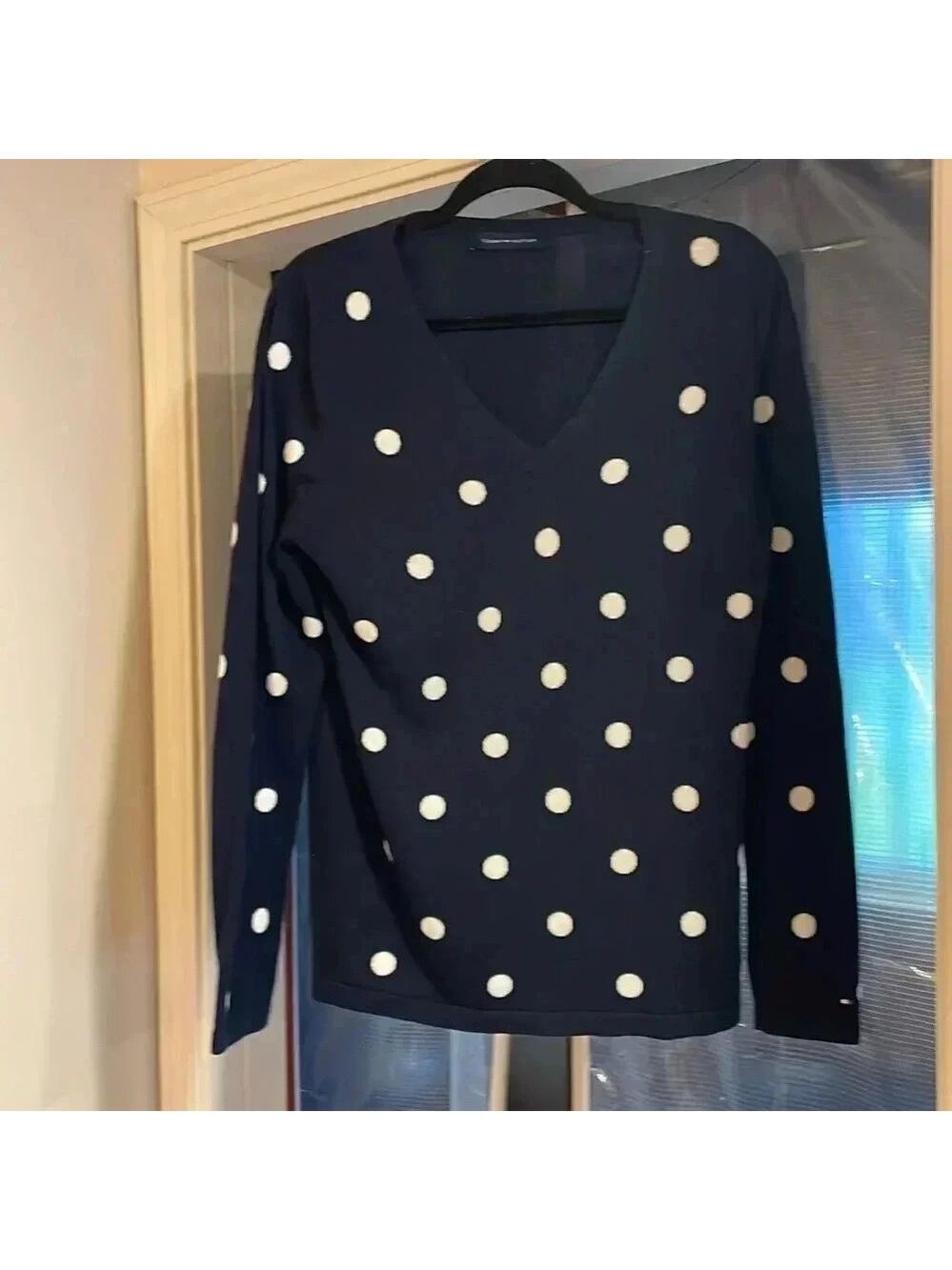 Tommy Hilfiger, Woman’s Light Sweater, Sz Med, Excellent Condition
